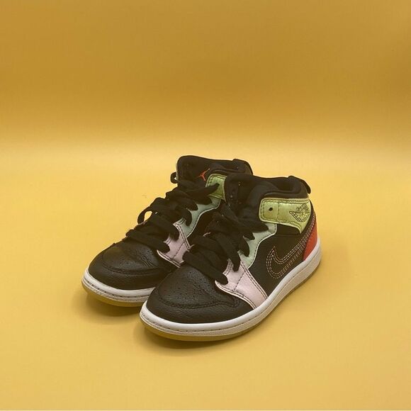 Jordan 1 Mid GS 'Glow in the Dark' - Picture 4 of 4